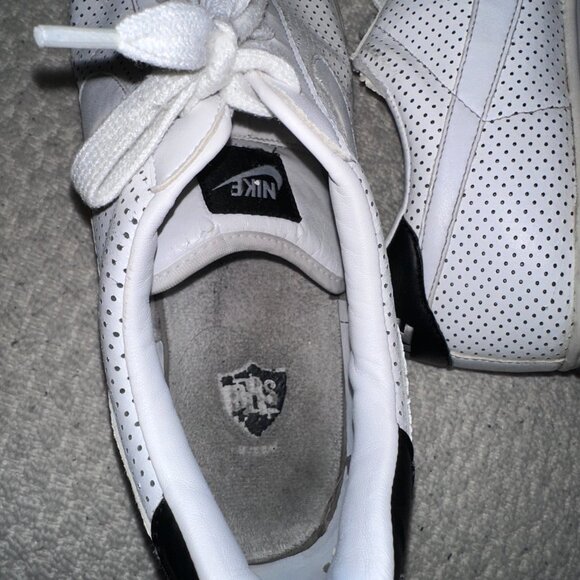 Nike Classic White Men's Leather Shoes with Logo Design - Size 11.5 - Picture 7 of 8